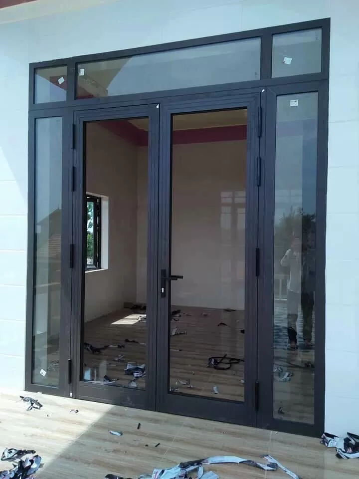 Cửa sổ(cửa đi) 2 cánh mở trượt có Fix cố định hai bên nhôm wisdom