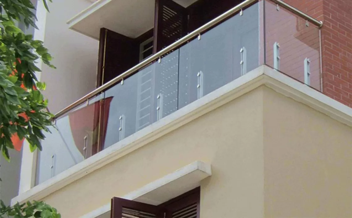 Lan can inox kính cường lực